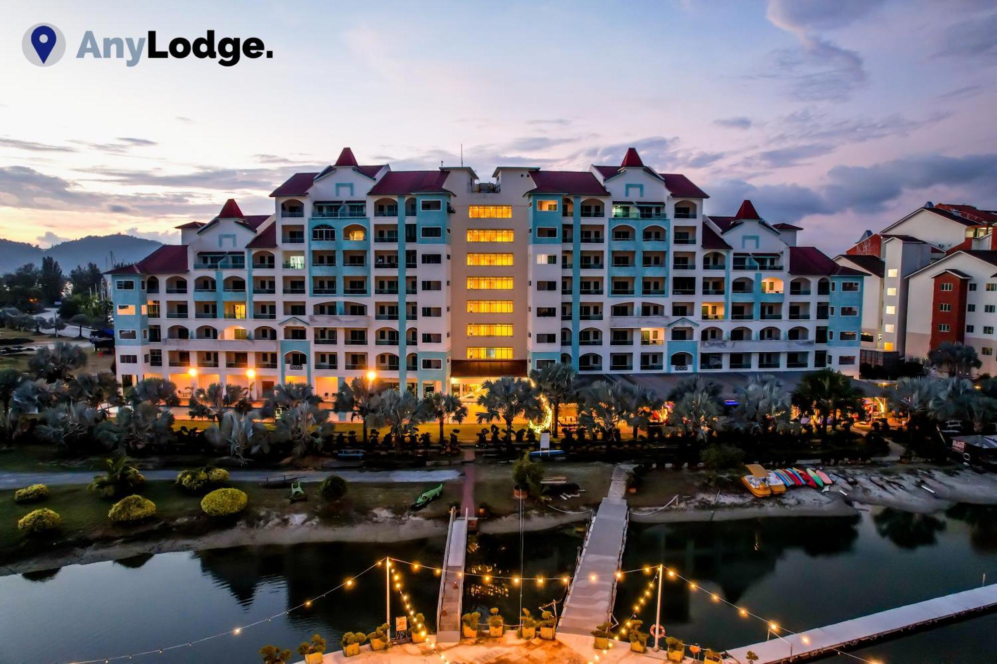 Anylodge Waterfront Marina Island Pangkor Лумут Екстериор снимка