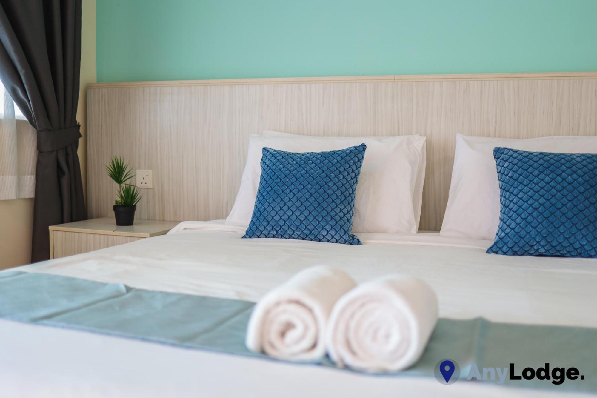 Anylodge Waterfront Marina Island Pangkor Лумут Екстериор снимка