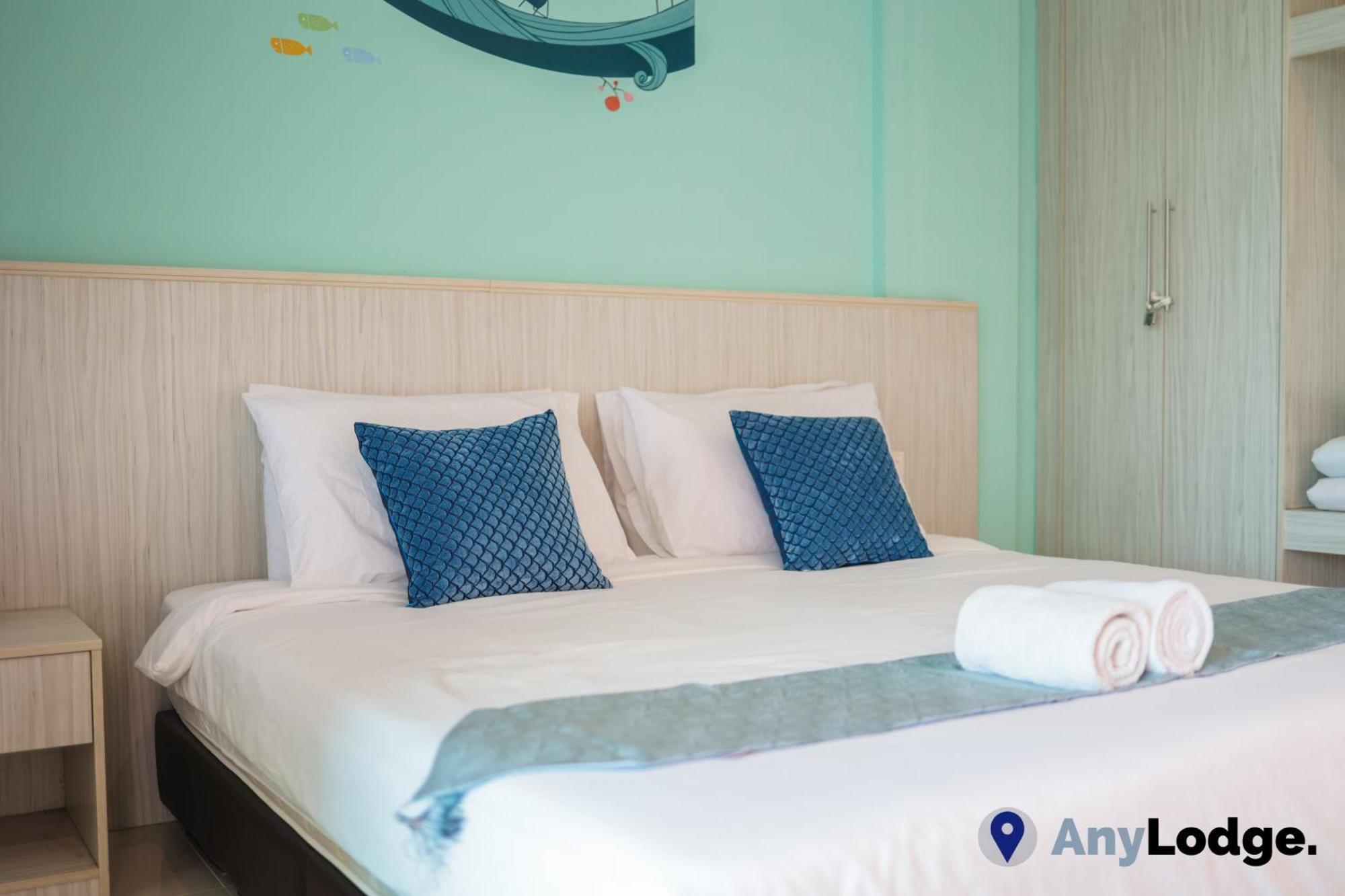 Anylodge Waterfront Marina Island Pangkor Лумут Екстериор снимка